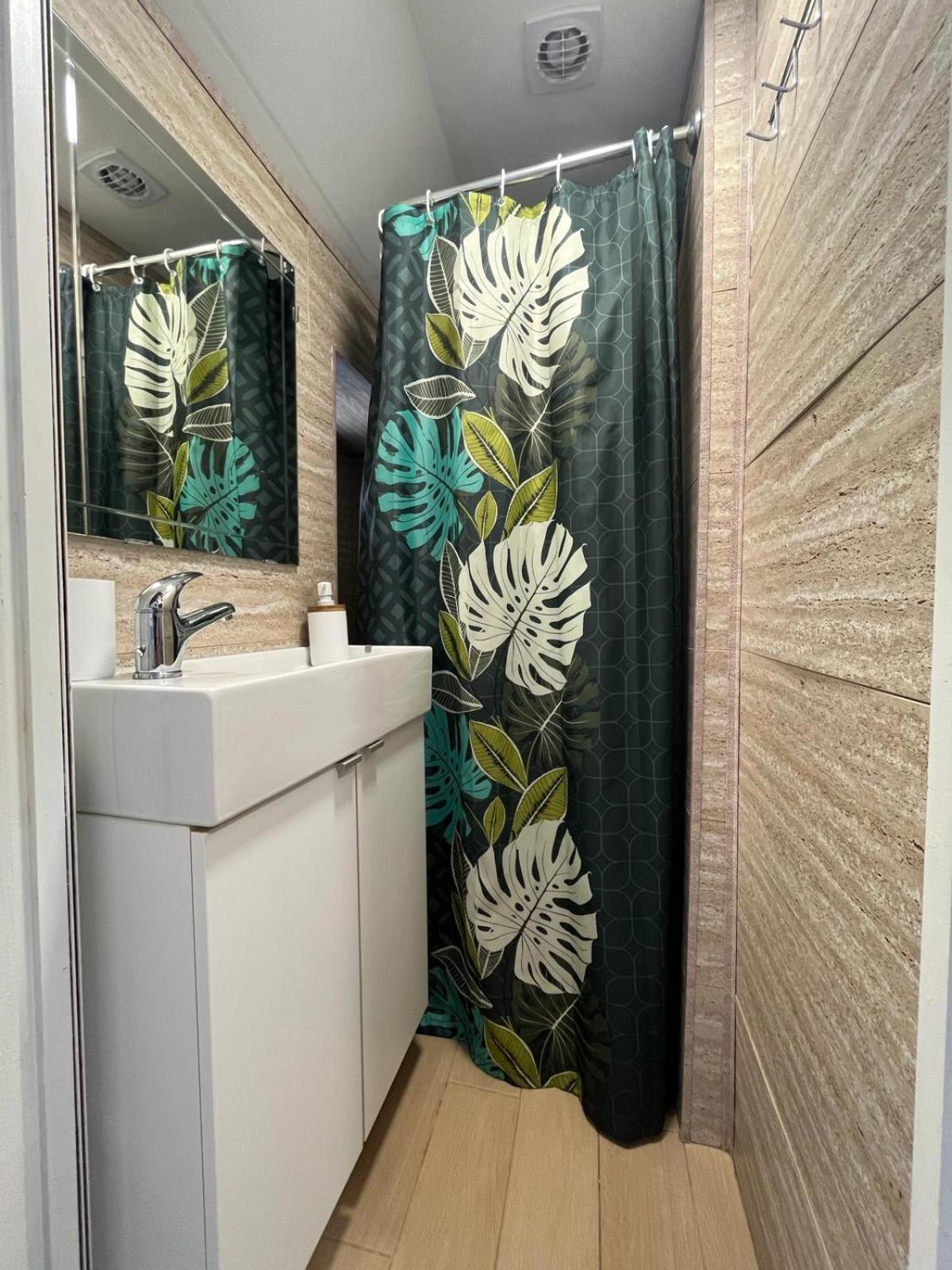 Appartement Free Parking, 40 Meters From The Beach, Wi-fi, Ac