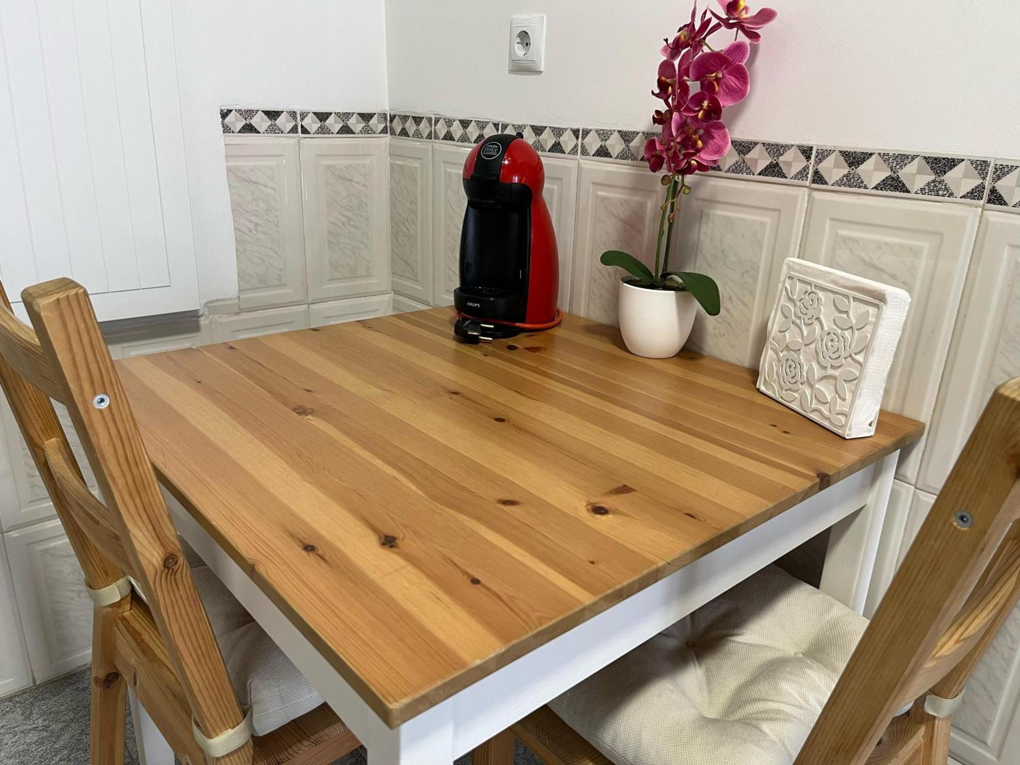 Free Parking, 40 Meters From The Beach, Wi-fi, Ac Appartement Estepona
